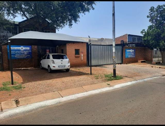 INDUSTRIAL FOR SALE IN KOEDOESPOORT INDUSTRIAL